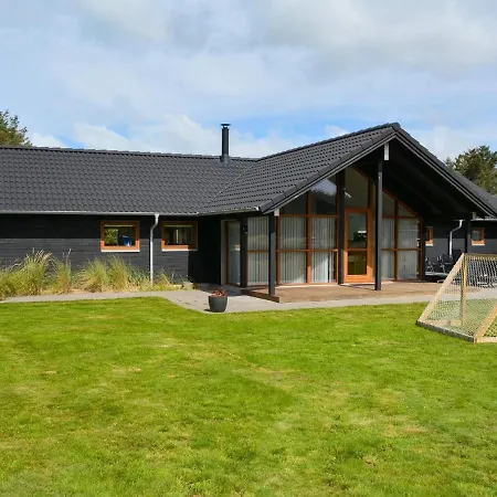 Ferienhaus Holiday Lxxxviii *